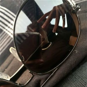 Meet your Posher, Avi